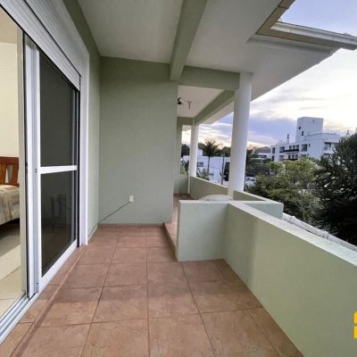 Casa Residencial com 450m², 4 quartos, 3 suítes, 4 garagens, no bairro Jurerê em Florianópolis