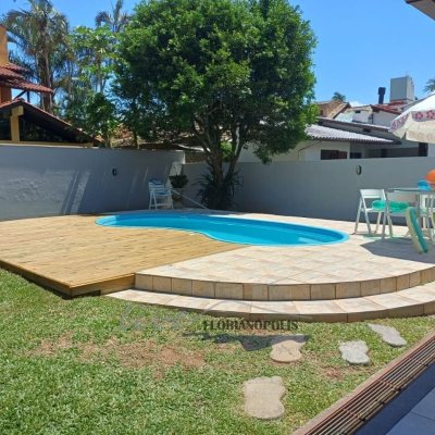 Casa Residencial com 200m², 4 quartos, 1 suíte, 3 garagens, no bairro Jurerê Internacional em Florianópolis