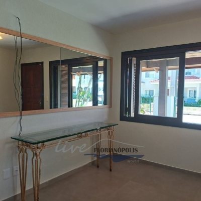 Casa Residencial com 200m², 4 quartos, 1 suíte, 3 garagens, no bairro Jurerê Internacional em Florianópolis