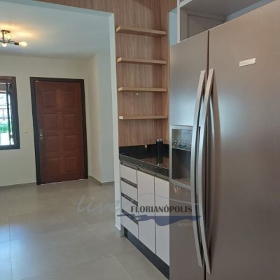 Casa Residencial com 200m², 4 quartos, 1 suíte, 3 garagens, no bairro Jurerê Internacional em Florianópolis