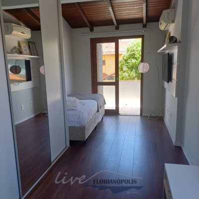 Casa Residencial com 200m², 4 quartos, 1 suíte, 3 garagens, no bairro Jurerê Internacional em Florianópolis