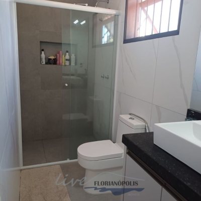 Casa Residencial com 200m², 4 quartos, 1 suíte, 3 garagens, no bairro Jurerê Internacional em Florianópolis