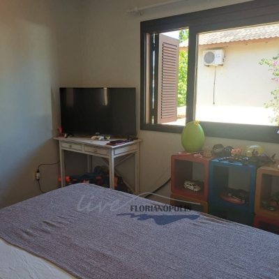 Casa Residencial com 200m², 4 quartos, 1 suíte, 3 garagens, no bairro Jurerê Internacional em Florianópolis