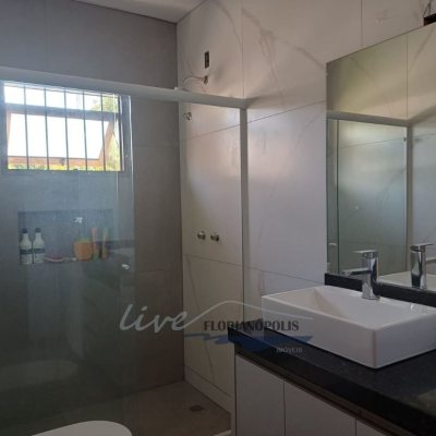 Casa Residencial com 200m², 4 quartos, 1 suíte, 3 garagens, no bairro Jurerê Internacional em Florianópolis