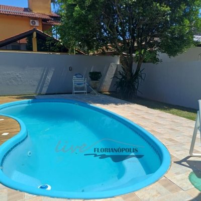 Casa Residencial com 200m², 4 quartos, 1 suíte, 3 garagens, no bairro Jurerê Internacional em Florianópolis