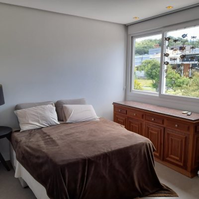 Casa Residencial com 421m², 4 quartos, 4 suítes, 4 garagens, no bairro Jurerê em Florianópolis