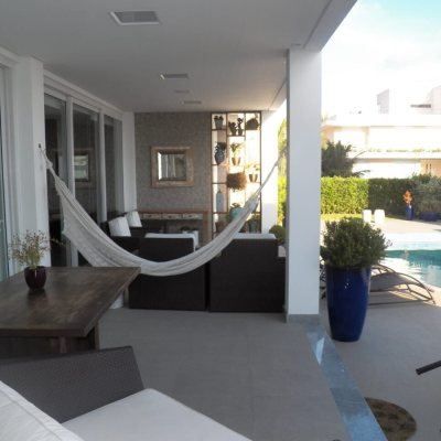 Casa Residencial com 421m², 4 quartos, 4 suítes, 4 garagens, no bairro Jurerê em Florianópolis