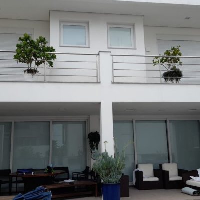 Casa Residencial com 421m², 4 quartos, 4 suítes, 4 garagens, no bairro Jurerê em Florianópolis