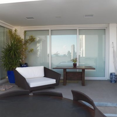 Casa Residencial com 421m², 4 quartos, 4 suítes, 4 garagens, no bairro Jurerê em Florianópolis