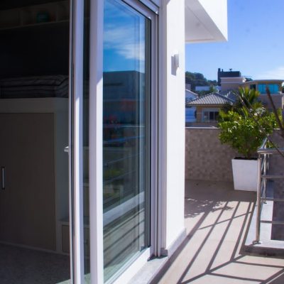 Casa Residencial com 421m², 4 quartos, 4 suítes, 4 garagens, no bairro Jurerê em Florianópolis