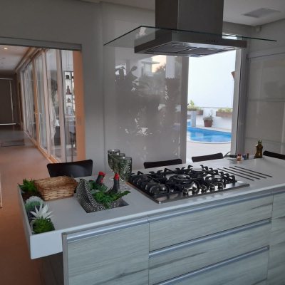 Casa Residencial com 421m², 4 quartos, 4 suítes, 4 garagens, no bairro Jurerê em Florianópolis