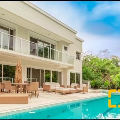 Casa Residencial com 650m², 7 quartos (sendo 6 suítes), 5 garagens, no bairro Jurerê Internacional em Florianópolis