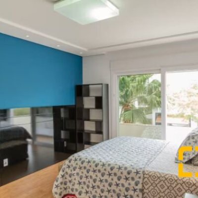 Casa Residencial com 650m², 7 quartos (sendo 6 suítes), 5 garagens, no bairro Jurerê Internacional em Florianópolis