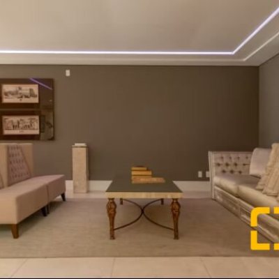 Casa Residencial com 650m², 7 quartos (sendo 6 suítes), 5 garagens, no bairro Jurerê Internacional em Florianópolis