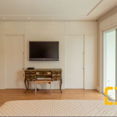 Casa Residencial com 650m², 7 quartos (sendo 6 suítes), 5 garagens, no bairro Jurerê Internacional em Florianópolis