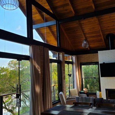 Casa Residencial com 200m², 3 quartos (sendo 2 suítes), 3 garagens, no bairro Rancho Queimado em Rancho Queimado