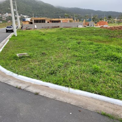 Terrenos Residenciais com 450m², no bairro Vargem Do Bom Jesus em Florianópolis