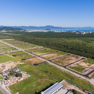 Terrenos Residenciais com 450m², no bairro Vargem Do Bom Jesus em Florianópolis