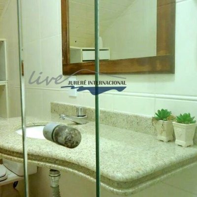 Cobertura com 220m², 3 quartos, 2 suítes, 2 garagens, no bairro Jurerê Internacional em Florianópolis