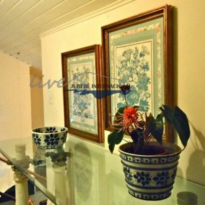 Cobertura com 220m², 3 quartos, 2 suítes, 2 garagens, no bairro Jurerê Internacional em Florianópolis