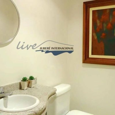 Cobertura com 220m², 3 quartos, 2 suítes, 2 garagens, no bairro Jurerê Internacional em Florianópolis