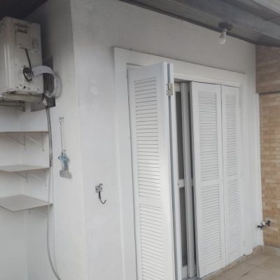 Cobertura com 108m², 2 quartos, 1 suíte, 2 garagens, no bairro Jurerê Internacional em Florianópolis