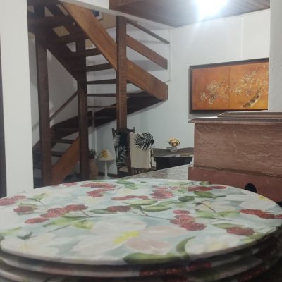 Cobertura com 108m², 2 quartos, 1 suíte, 2 garagens, no bairro Jurerê Internacional em Florianópolis