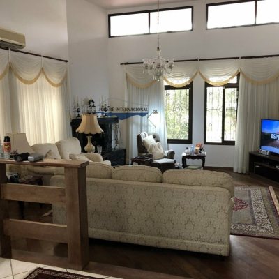 Casa Residencial com 481m², 5 quartos, 5 suítes, 4 garagens, no bairro Jurerê Internacional em Florianópolis