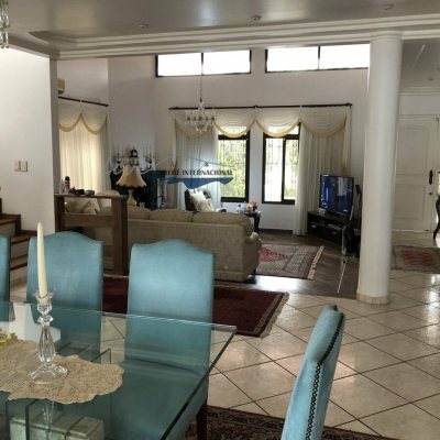 Casa Residencial com 481m², 5 quartos, 5 suítes, 4 garagens, no bairro Jurerê Internacional em Florianópolis