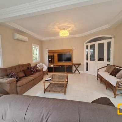 Casa Residencial com 450m², 5 quartos, 4 suítes, 3 garagens, no bairro Jurerê Internacional em Florianópolis
