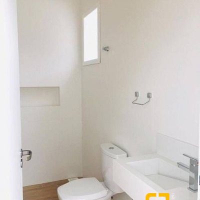 Casa Residencial com 450m², 5 quartos, 4 suítes, 3 garagens, no bairro Jurerê Internacional em Florianópolis