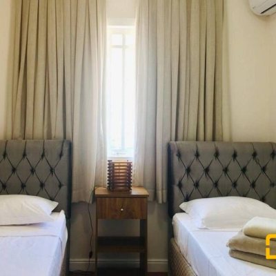 Casa Residencial com 450m², 5 quartos, 4 suítes, 3 garagens, no bairro Jurerê Internacional em Florianópolis