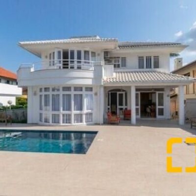 Casa Residencial com 450m², 5 quartos, 4 suítes, 3 garagens, no bairro Jurerê Internacional em Florianópolis