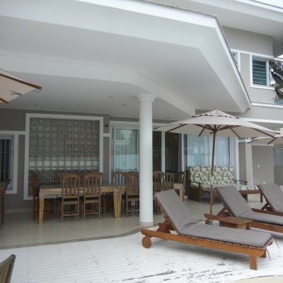 Casa Residencial com 551m², 5 quartos, 5 suítes, 4 garagens, no bairro Jurerê Internacional em Florianópolis