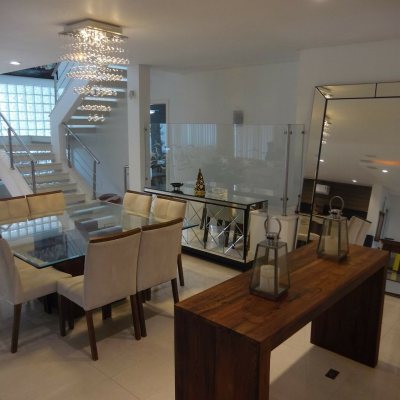 Casa Residencial com 551m², 5 quartos, 5 suítes, 4 garagens, no bairro Jurerê Internacional em Florianópolis