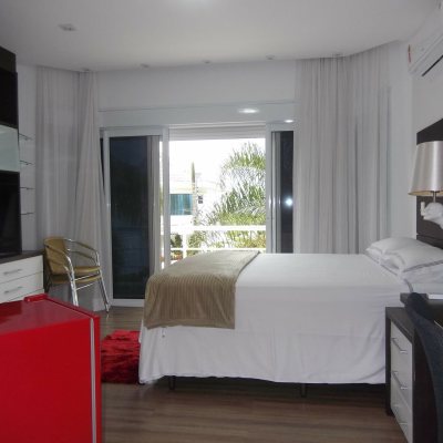 Casa Residencial com 551m², 5 quartos, 5 suítes, 4 garagens, no bairro Jurerê Internacional em Florianópolis