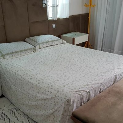 Casa Residencial com 380m², 5 quartos, 4 suítes, 2 garagens, no bairro Jurerê Internacional em Florianópolis