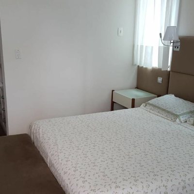 Casa Residencial com 380m², 5 quartos, 4 suítes, 2 garagens, no bairro Jurerê Internacional em Florianópolis