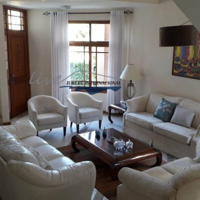 Casa Residencial com 720m², 5 quartos, 2 suítes, 2 garagens, no bairro Jurerê Internacional em Florianópolis