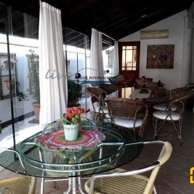 Casa Residencial com 720m², 5 quartos, 2 suítes, 2 garagens, no bairro Jurerê Internacional em Florianópolis