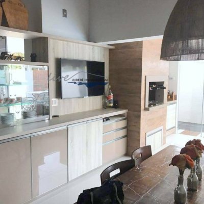 Casa Residencial com 310m², 4 quartos, 4 suítes, 3 garagens, no bairro Jurerê Internacional em Florianópolis