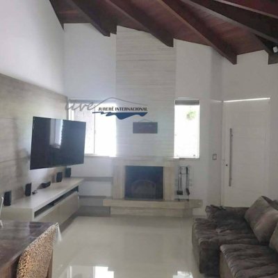 Casa Residencial com 310m², 4 quartos, 4 suítes, 3 garagens, no bairro Jurerê Internacional em Florianópolis