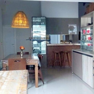 Casa Residencial com 310m², 4 quartos, 4 suítes, 3 garagens, no bairro Jurerê Internacional em Florianópolis