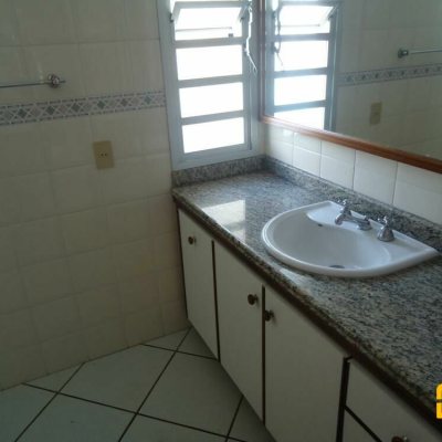 Casa Residencial com 580m², 7 quartos, 3 suítes, 5 garagens, no bairro Jurerê Internacional em Florianópolis