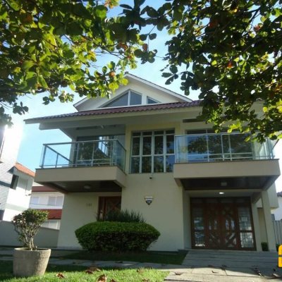 Casa Residencial com 580m², 7 quartos, 3 suítes, 5 garagens, no bairro Jurerê Internacional em Florianópolis