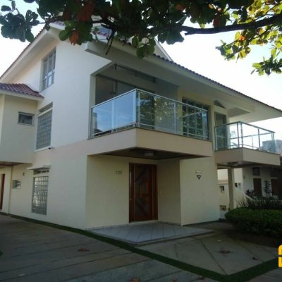 Casa Residencial com 580m², 7 quartos, 3 suítes, 5 garagens, no bairro Jurerê Internacional em Florianópolis