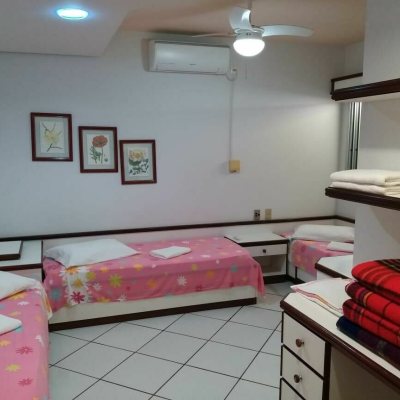 Casa Residencial com 580m², 7 quartos, 3 suítes, 5 garagens, no bairro Jurerê Internacional em Florianópolis