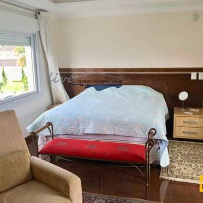 Casa Residencial com 430m², 4 quartos, 4 suítes, 3 garagens, no bairro Jurerê Internacional em Florianópolis
