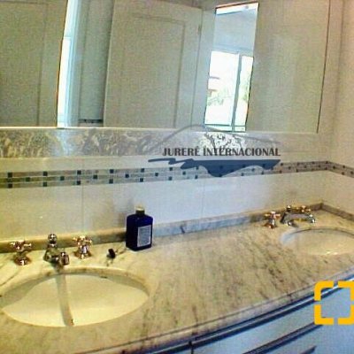 Casa Residencial com 430m², 4 quartos, 4 suítes, 3 garagens, no bairro Jurerê Internacional em Florianópolis