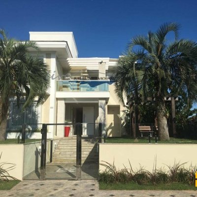 Casa Residencial com 430m², 4 quartos, 4 suítes, 3 garagens, no bairro Jurerê Internacional em Florianópolis
